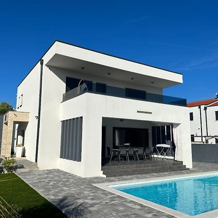Villa Mila ヴーシ エクステリア 写真